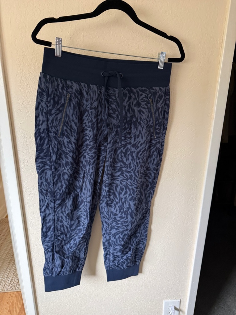 Athleta Navy Active Crop Joggers